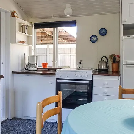 1 Bedroom Amazing Home In Nexo